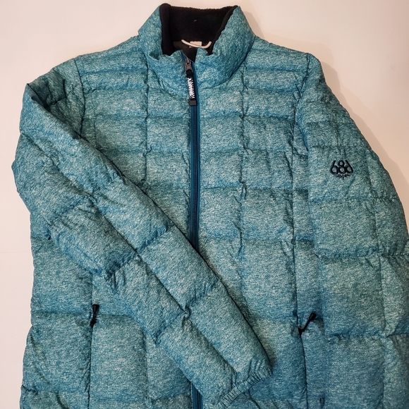 686 Women's Airflight Puffer Jacket - Picture 1 of 8